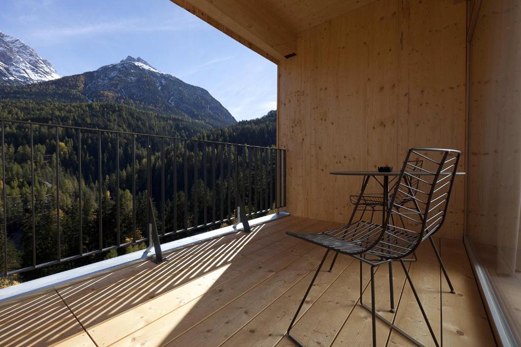 Hotel Arnica Scuol - Adults Only ภายนอก รูปภาพ